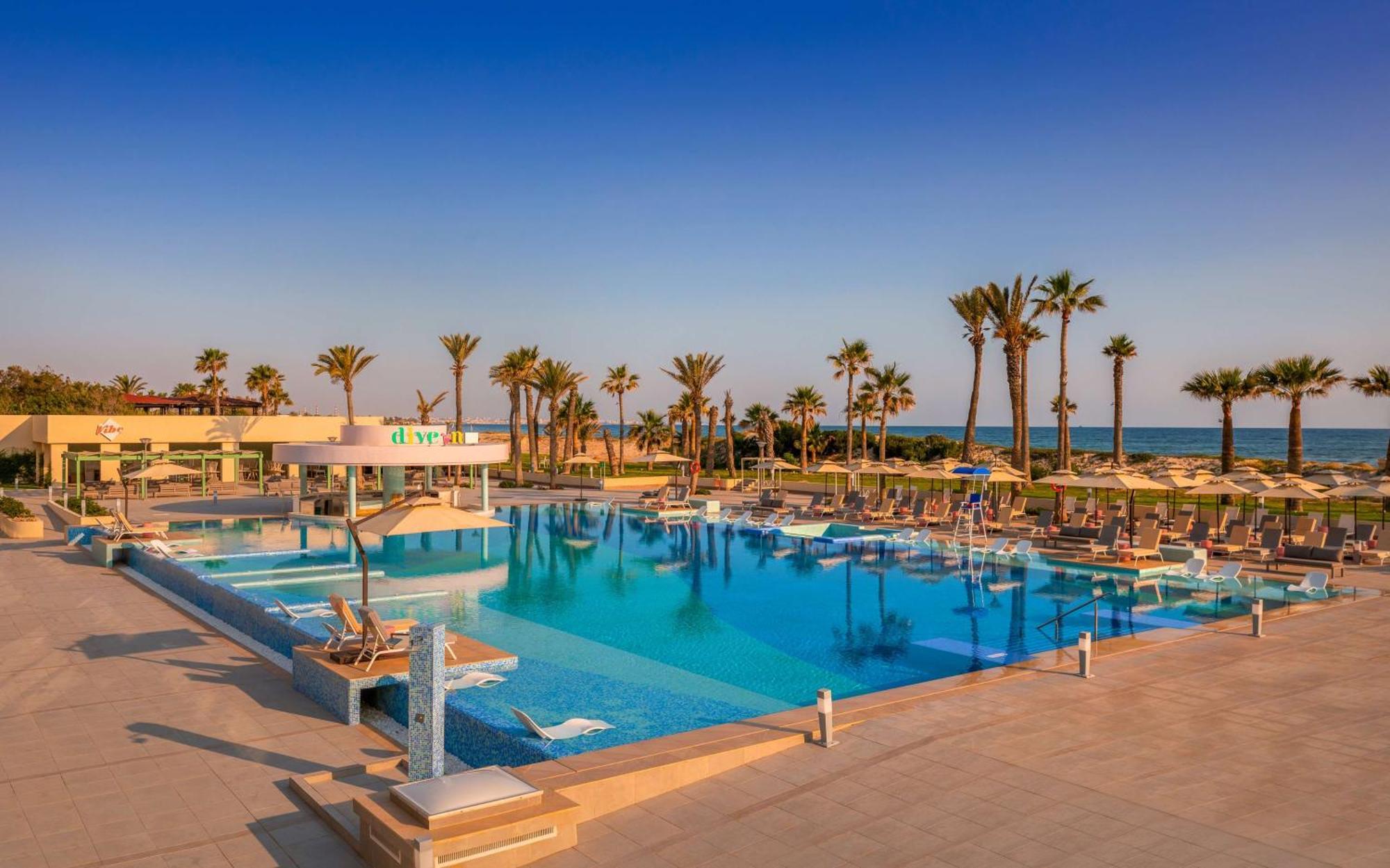 Hilton Skanes Monastir Beach Resort Exterior foto Pool at the Narenje Beach Resort