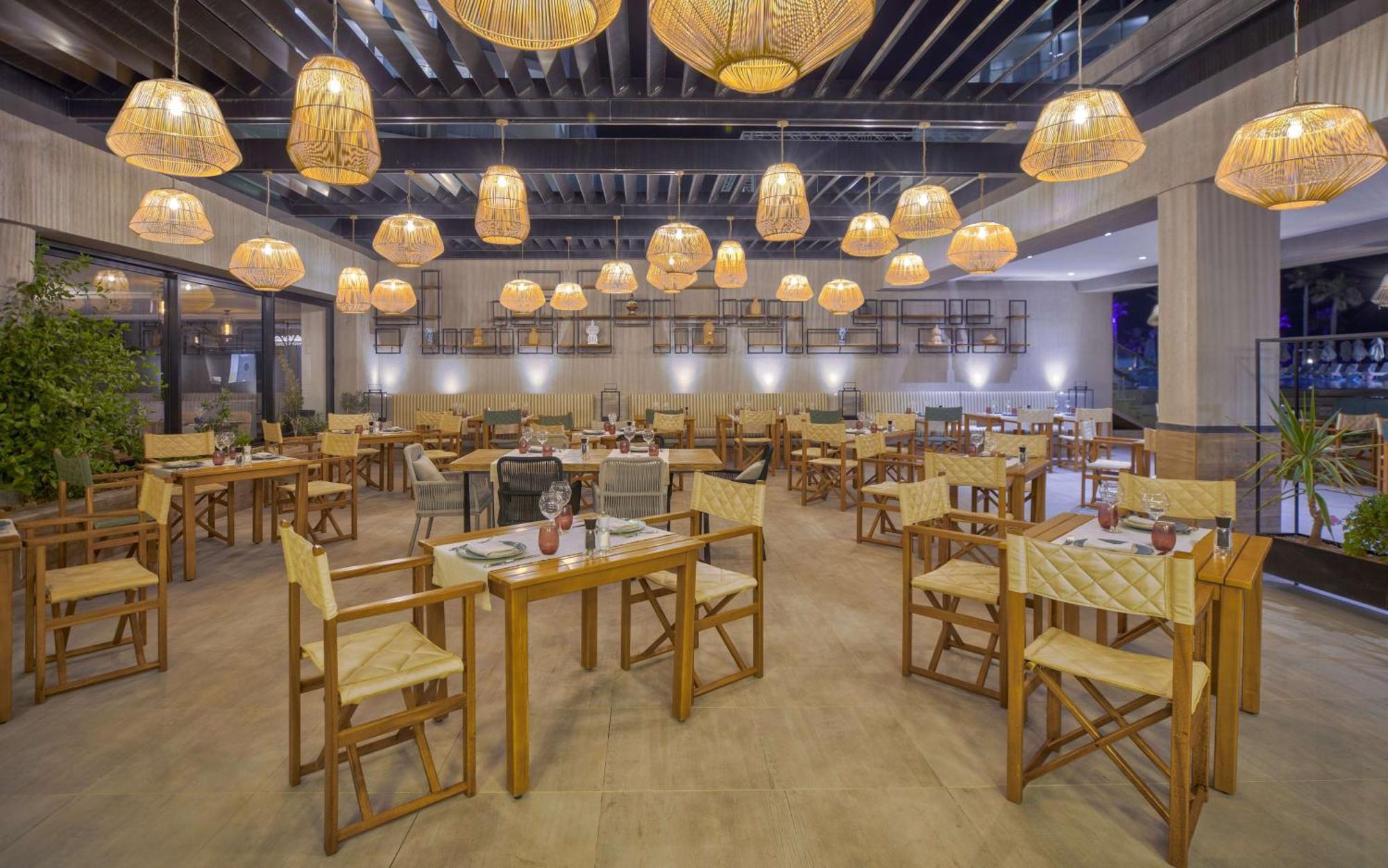 Hilton Skanes Monastir Beach Resort Exterior foto The restaurant