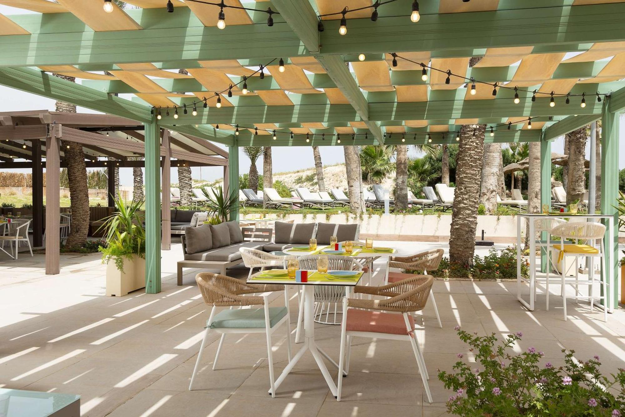 Hilton Skanes Monastir Beach Resort Exterior foto The Beach Club
