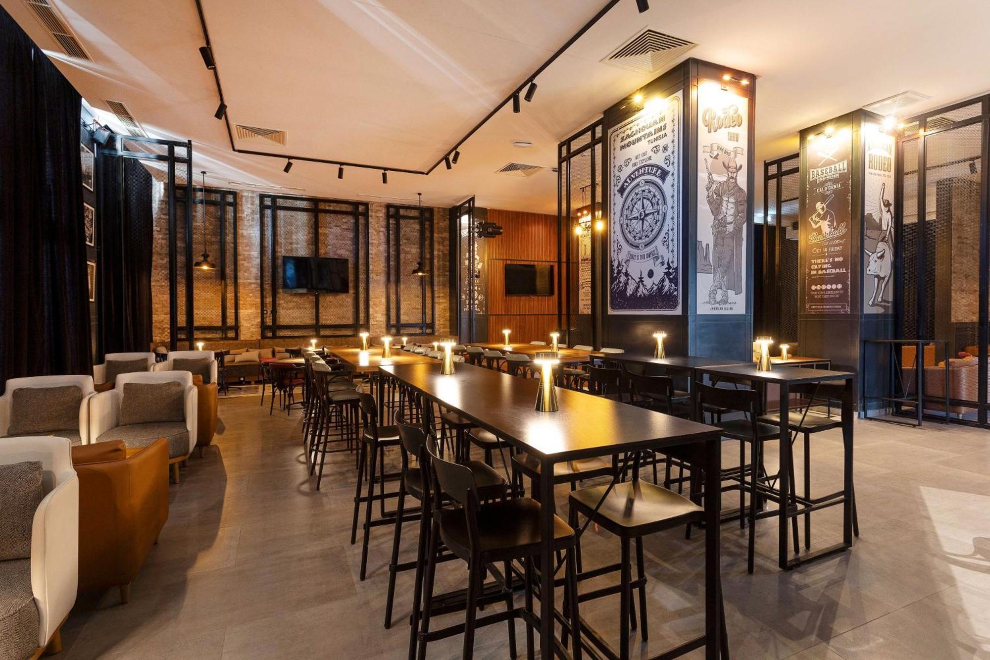 Hilton Skanes Monastir Beach Resort Exterior foto The interior of a Starbucks Reserve store in Shanghai, China