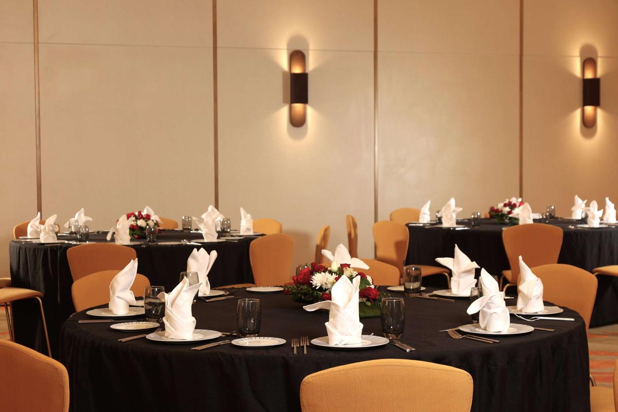 Hilton Skanes Monastir Beach Resort Exterior foto The ballroom at the hotel